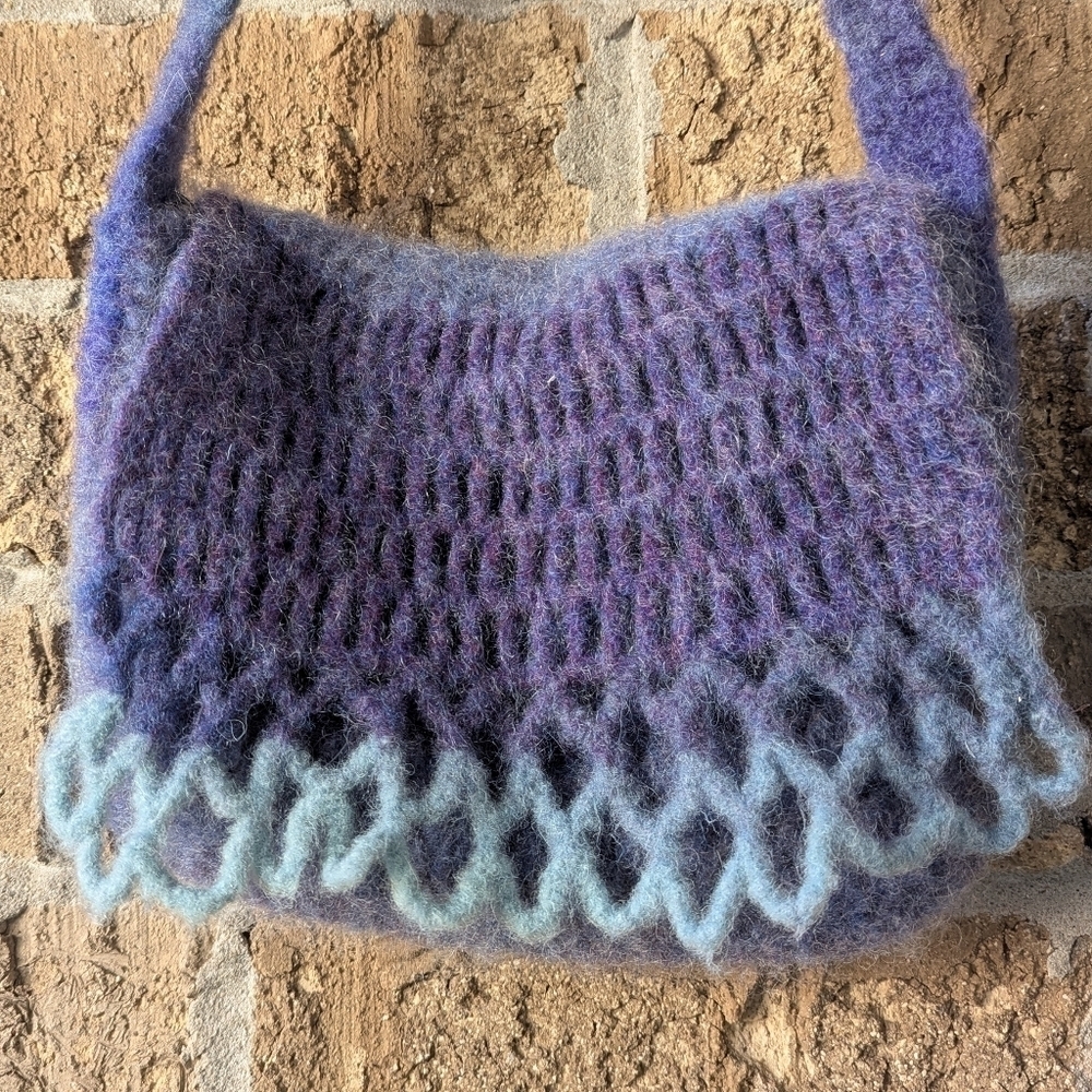 Handknit Boho Crossbody Bag Saddle Bag Lavender Lilac Sky Blue Wool - Picture 3 of 7